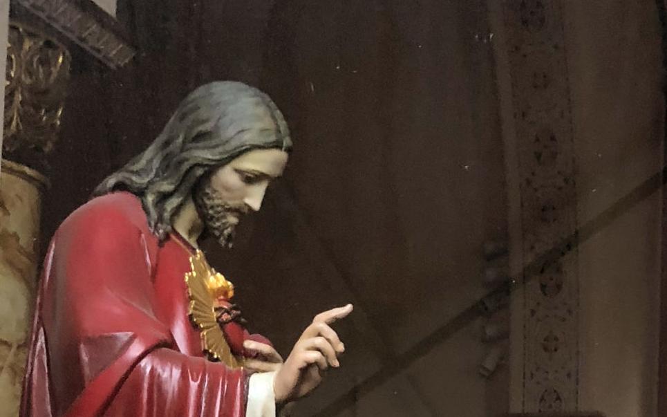 mini sacred heart_3837 jesus, int vert THIS.jpg